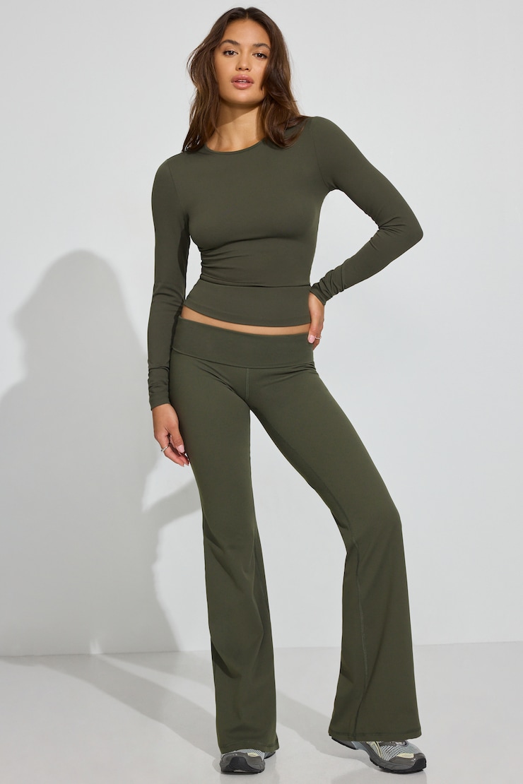 Sleek Crewneck Long Sleeve Top Green - Image 2